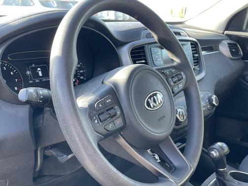 2016 Kia Sorento L