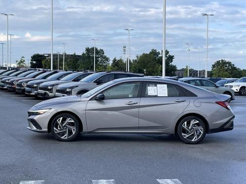 2025 Hyundai ELANTRA Sport