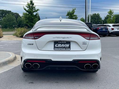 Snow White Pearl 2022 Kia Stinger GT2