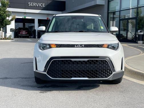 Snow White Pearl 2025 Kia Soul LX