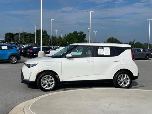 Snow White Pearl 2025 Kia Soul LX