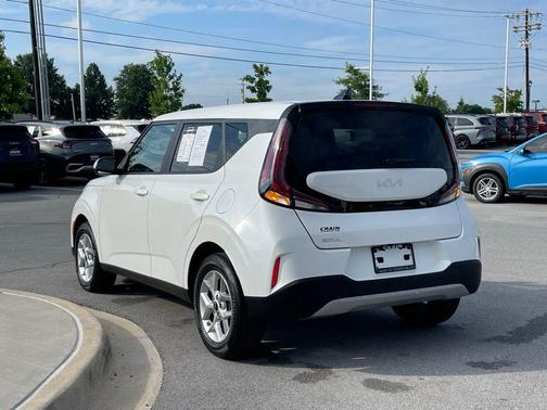 Snow White Pearl 2025 Kia Soul LX