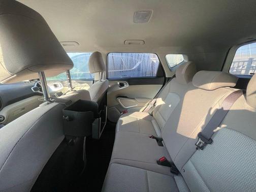 Snow White Pearl 2025 Kia Soul LX
