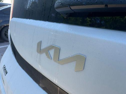 Snow White Pearl 2025 Kia Soul LX