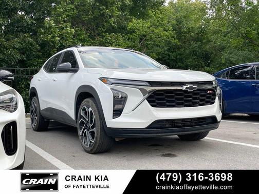 Summit White 2025 Chevrolet Trax FWD 2RS