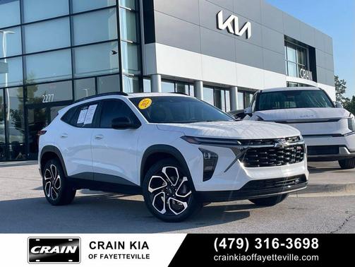 Summit White 2025 Chevrolet Trax FWD 2RS