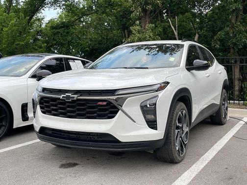 Summit White 2025 Chevrolet Trax FWD 2RS
