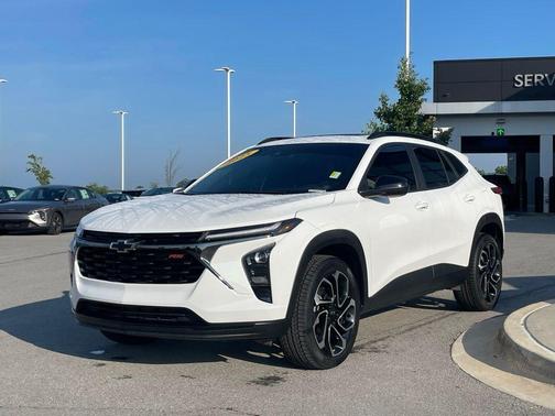 Summit White 2025 Chevrolet Trax FWD 2RS