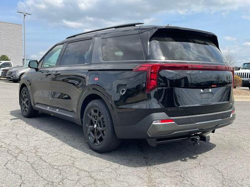 Aurora Black Pearl 2026 Kia Carnival Hybrid SX