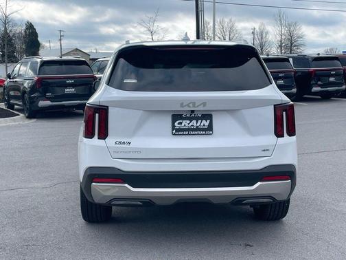 White Pearl 2026 Kia Sorento EX