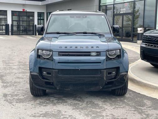 Tasman Blue Metallic 2025 Land Rover Defender 110 P400 X-Dynamic SE