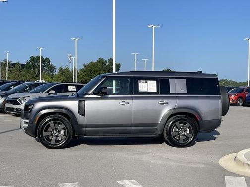 2023 Land Rover Defender 130 SE