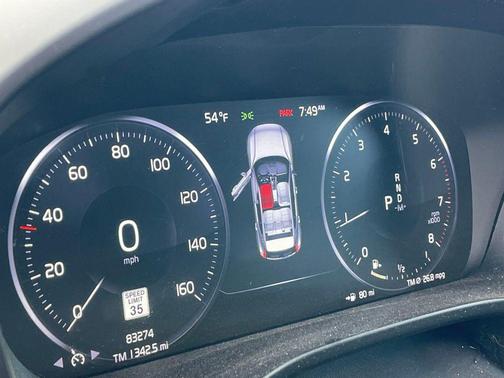 Onyx Black Metallic 2020 Volvo XC40 T5 Momentum