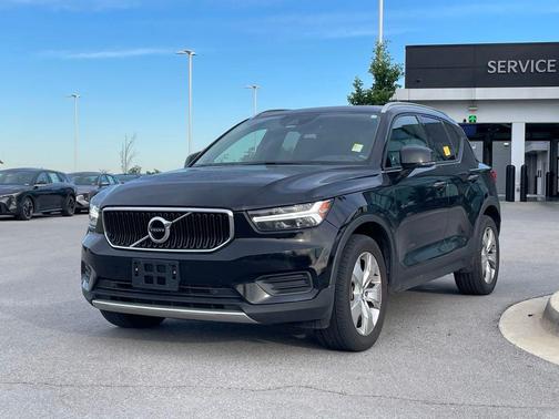 Onyx Black Metallic 2020 Volvo XC40 T5 Momentum