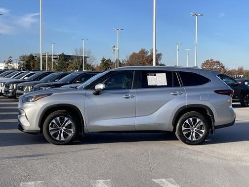 2024 Toyota Highlander XLE