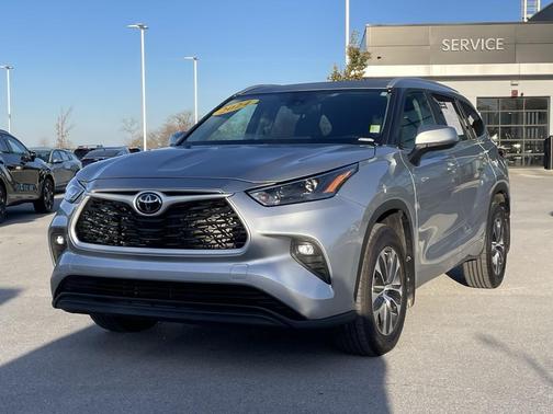 2024 Toyota Highlander XLE