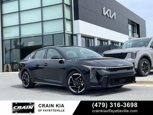 Aurora Black Pearl 2026 Kia K4 GT-Line