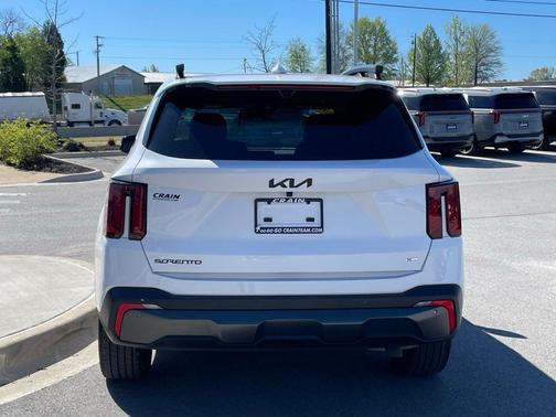 Glacial White Pearl 2025 Kia Sorento SX