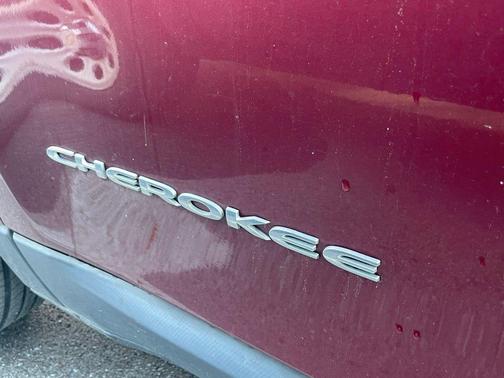 Velvet Red Pearlcoat 2019 Jeep Cherokee Latitude Plus