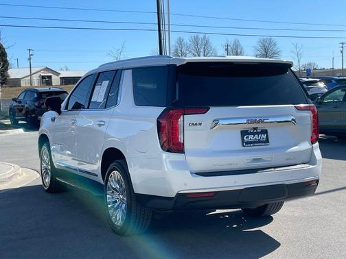 2023 GMC Yukon SLT