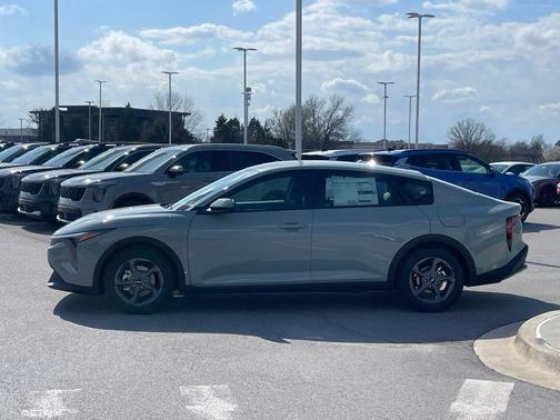 Morning Haze 2026 Kia K4 LXS