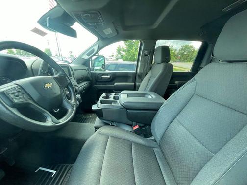 Summit White 2024 Chevrolet Silverado 2500 Custom