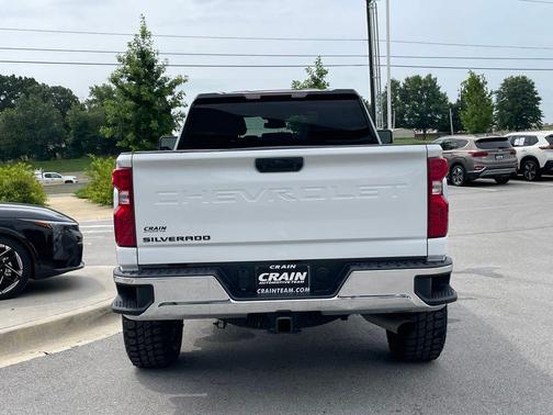 Summit White 2024 Chevrolet Silverado 2500 Custom