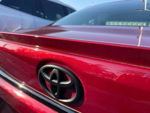 Pearl 2024 Toyota Corolla SE