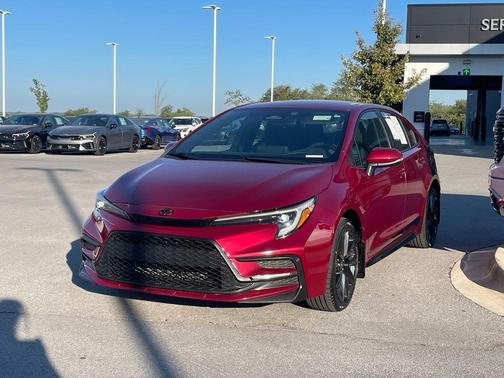 Pearl 2024 Toyota Corolla SE