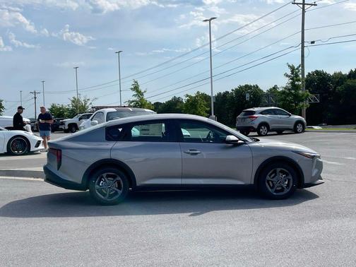 Steel 2026 Kia K4 LXS