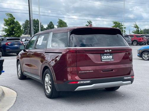 Red 2022 Kia Carnival LXS