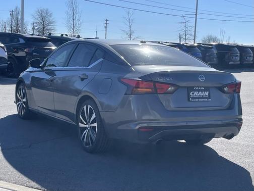 2020 Nissan Altima SR FWD