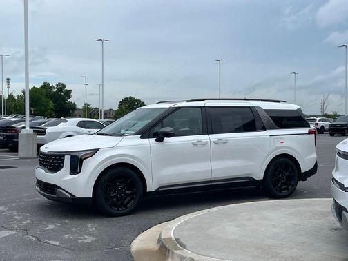 White Pearl 2026 Kia Carnival SX