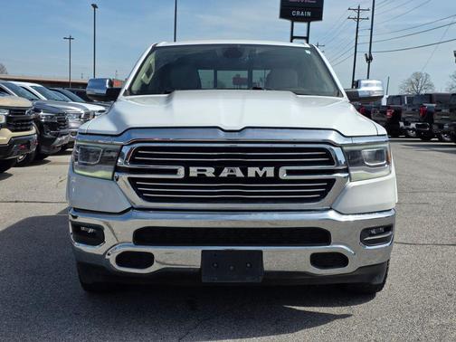 Bright White Clearcoat 2020 RAM 1500 Laramie