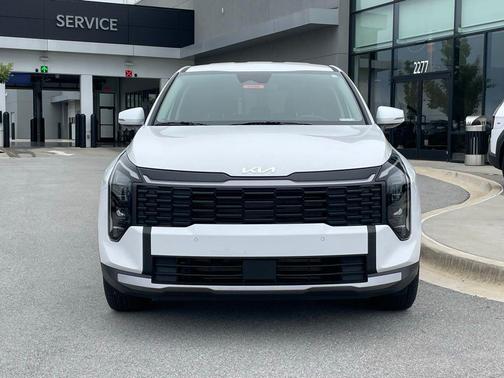 White Pearl 2026 Kia Sportage LX