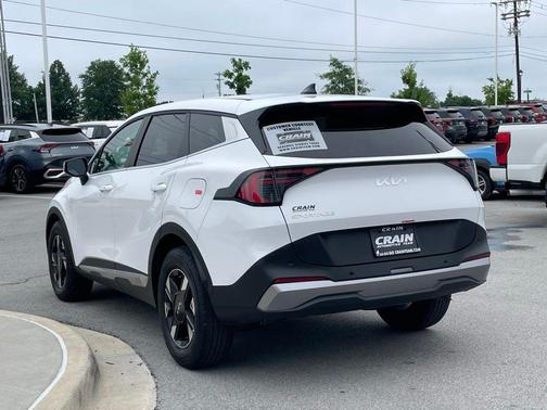 White Pearl 2026 Kia Sportage LX