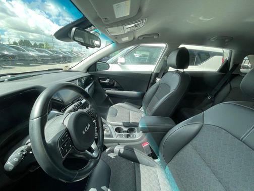 Snow White Pearl 2022 Kia Niro Plug-In Hybrid EX