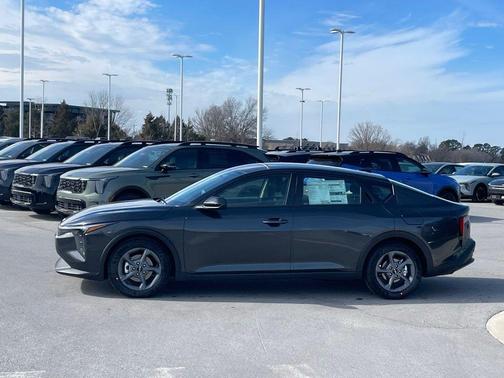 Interstellar Gray 2026 Kia K4 LXS