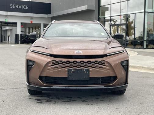 2025 Toyota Crown Signia XLE