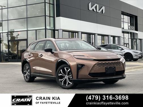 2025 Toyota Crown Signia XLE