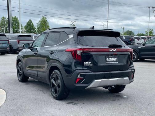 Fusion Black 2026 Kia Seltos EX