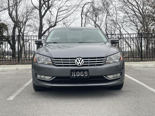 2014 Volkswagen Passat 1.8T Auto SEL Premium