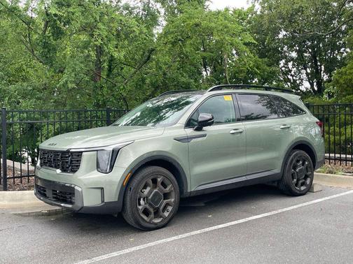 Green 2025 Kia Sorento SX