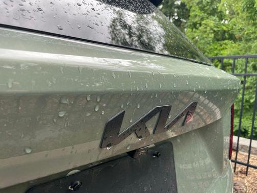 Green 2025 Kia Sorento SX