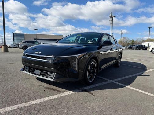 Aurora Black Pearl 2026 Kia K4 EX