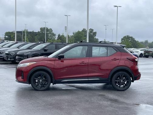 2021 Nissan Kicks SR