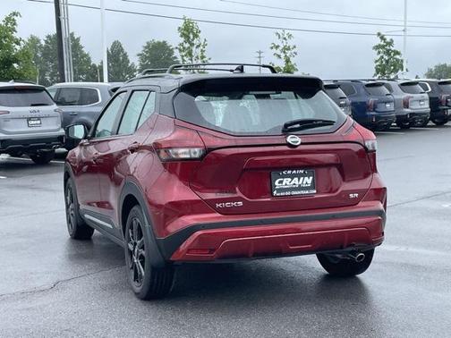 2021 Nissan Kicks SR