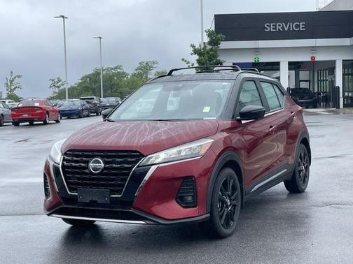 2021 Nissan Kicks SR