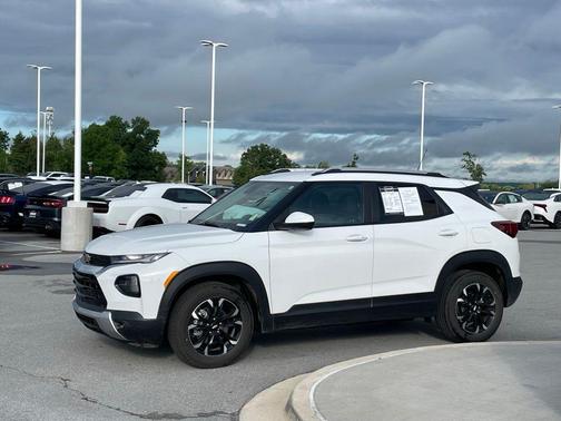 Summit White 2022 Chevrolet Trailblazer LT