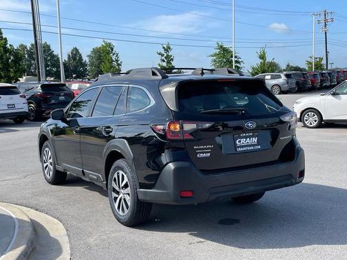 Crystal Black Silica 2023 Subaru Outback Base